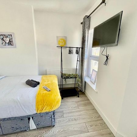 Cheerful 1 Bed Apartment Cardiff City Centre - Penarth Rd Buitenkant foto