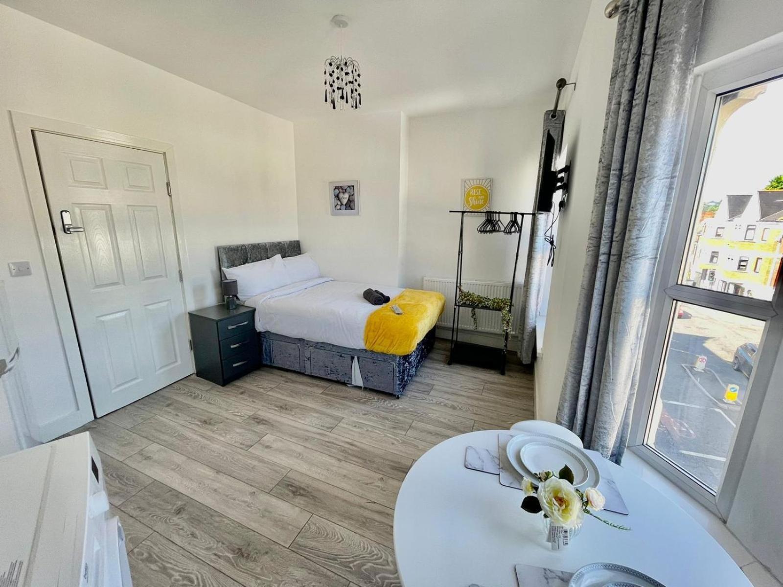 Cheerful 1 Bed Apartment Cardiff City Centre - Penarth Rd Buitenkant foto
