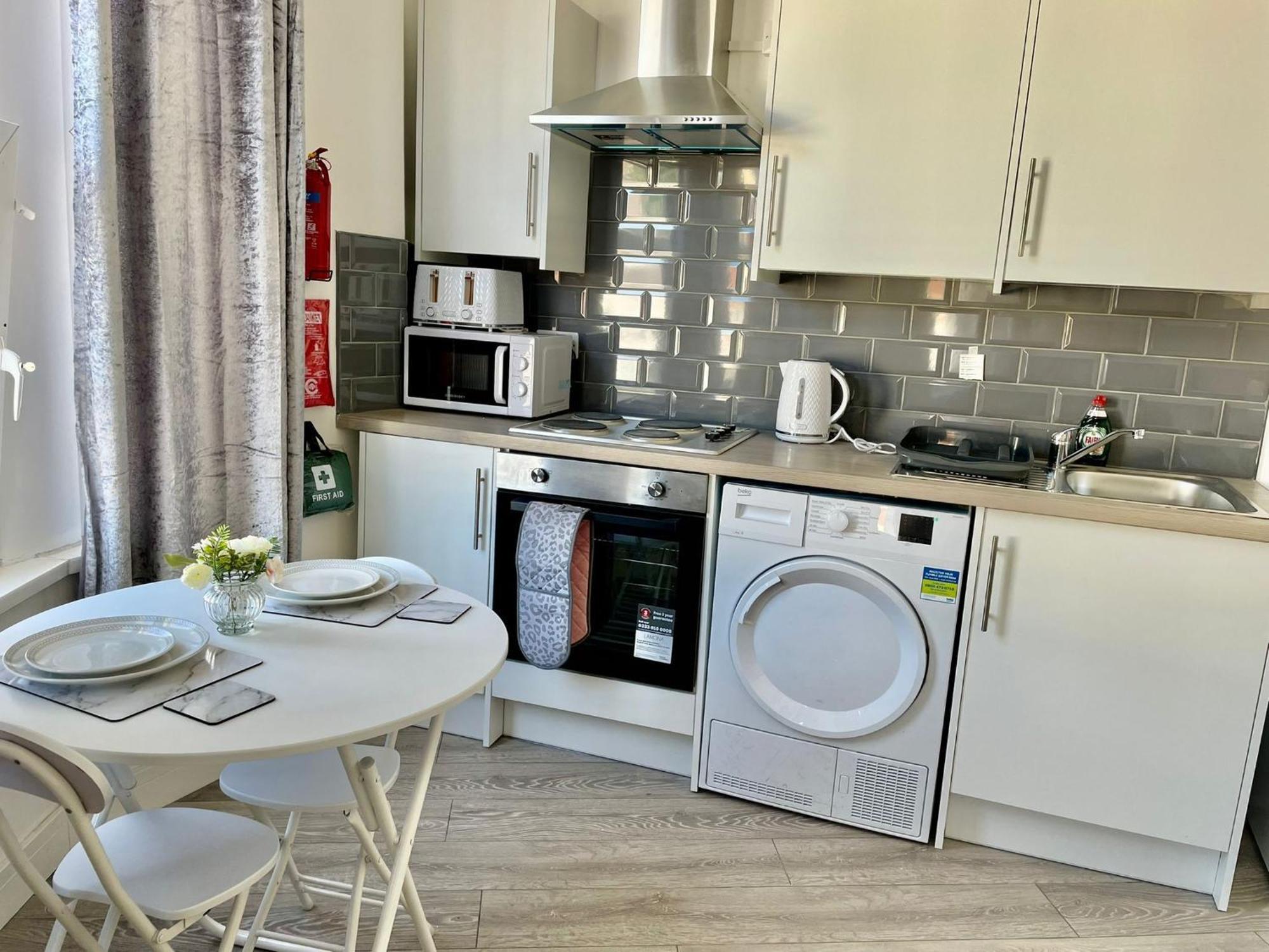 Cheerful 1 Bed Apartment Cardiff City Centre - Penarth Rd Buitenkant foto